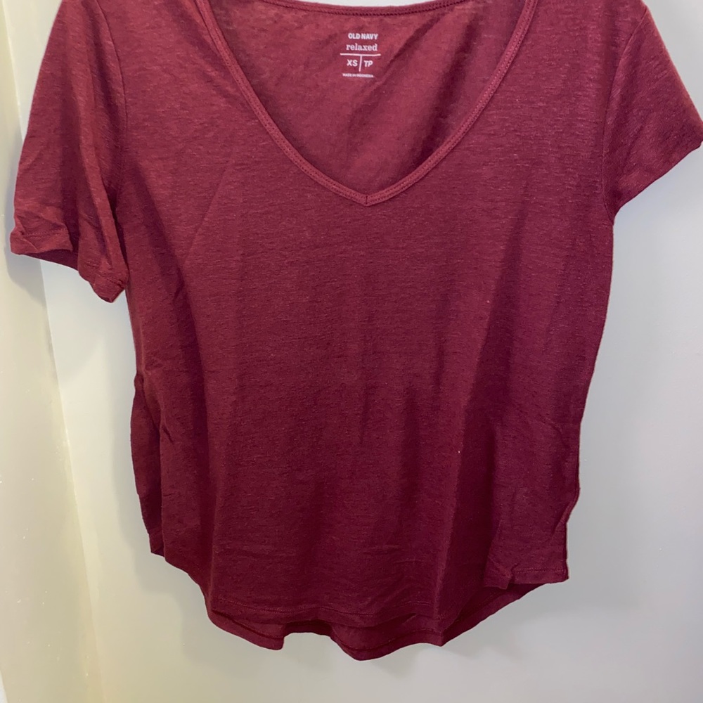 V neck burgundy top from old navy